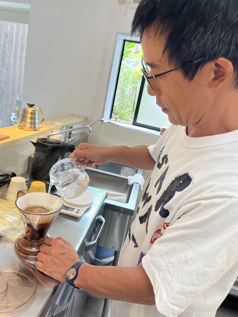 ヨシダ珈琲豆店オープン初日 龍太さん