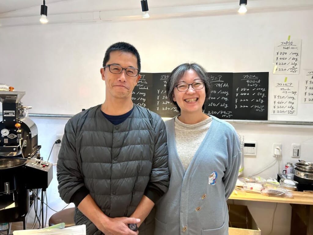 ヨシダ珈琲豆店 店主龍太さん 妻のナンシー