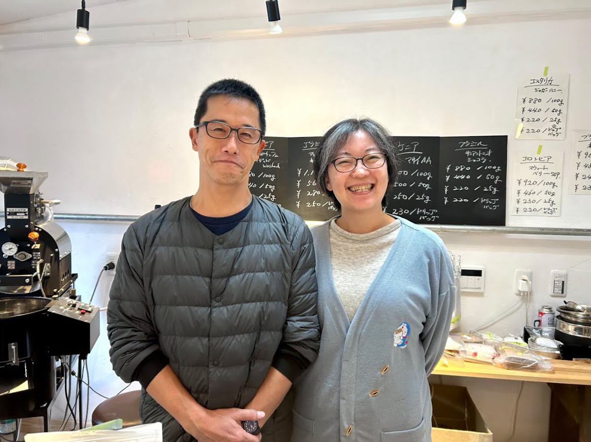 ヨシダ珈琲豆店 店主龍太さん 妻のナンシー