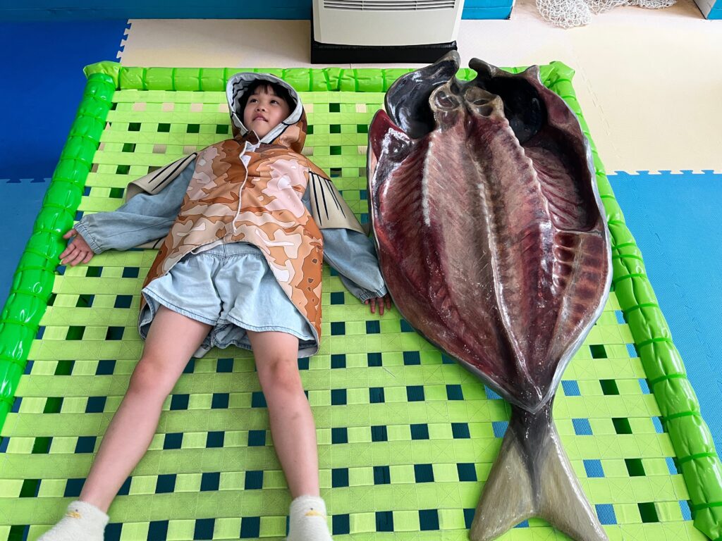 伊豆・三津シーパラダイス 「あじっこパラダイス」 干されるあかり