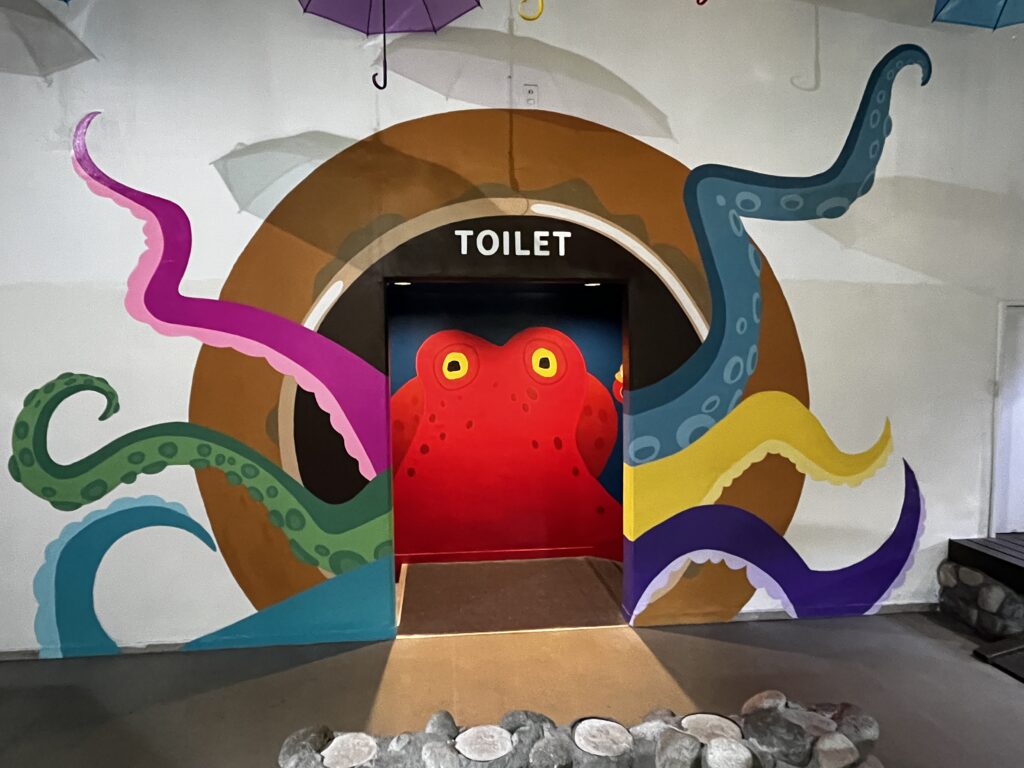 伊豆・三津シーパラダイス トイレのタコ