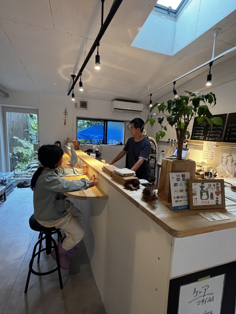 ヨシダ珈琲豆店 店内 カウンター
