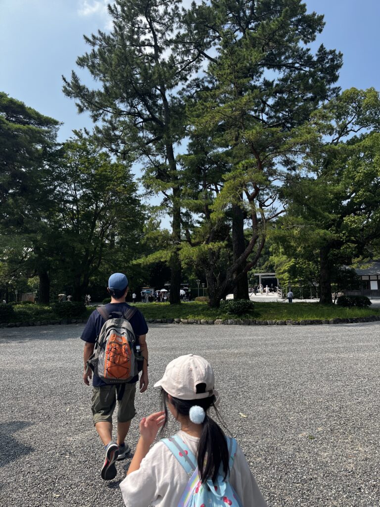 伊勢神宮外宮に到着