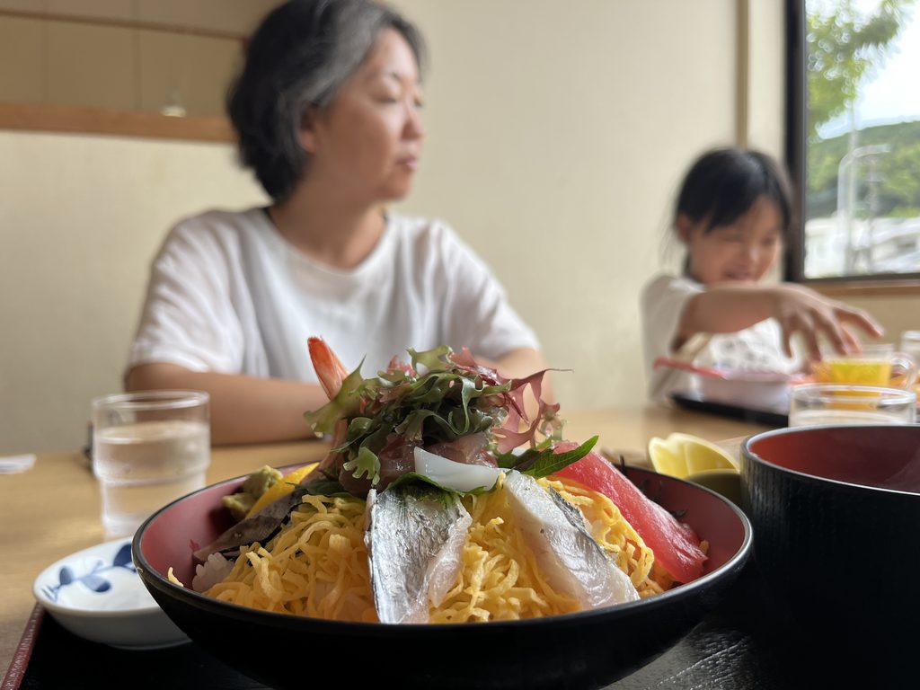 海の駅 ほししま 漁師海鮮丼定食大盛