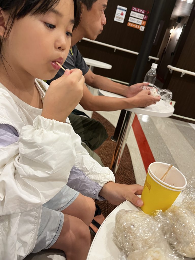 宮崎カーフェリー共有スペース 夕ご飯