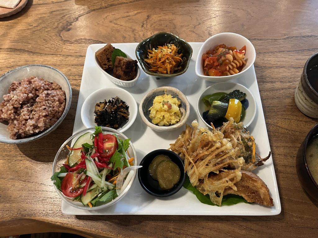 イーヴィレッジ 旬の有機野菜ランチ